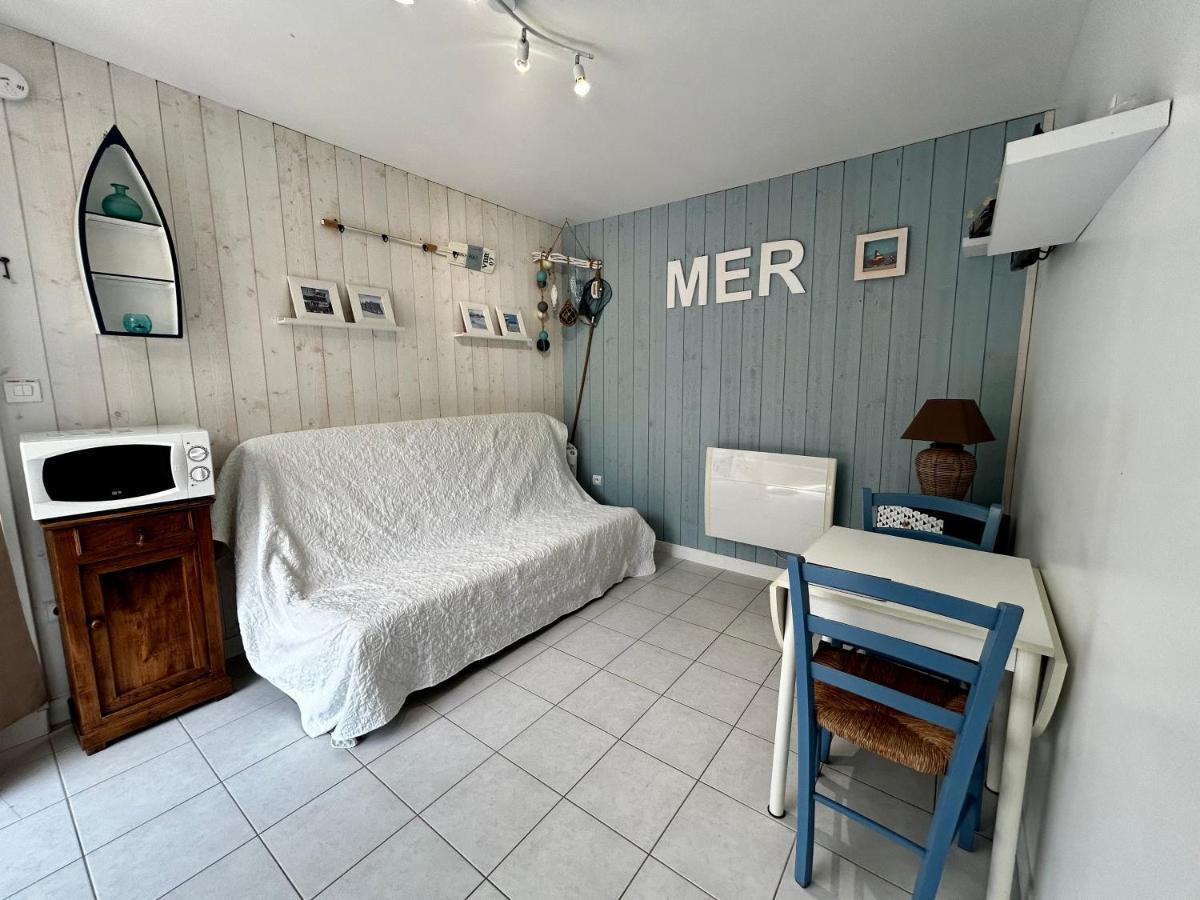 Les Cabanes Du Lac Vandre ภายนอก รูปภาพ