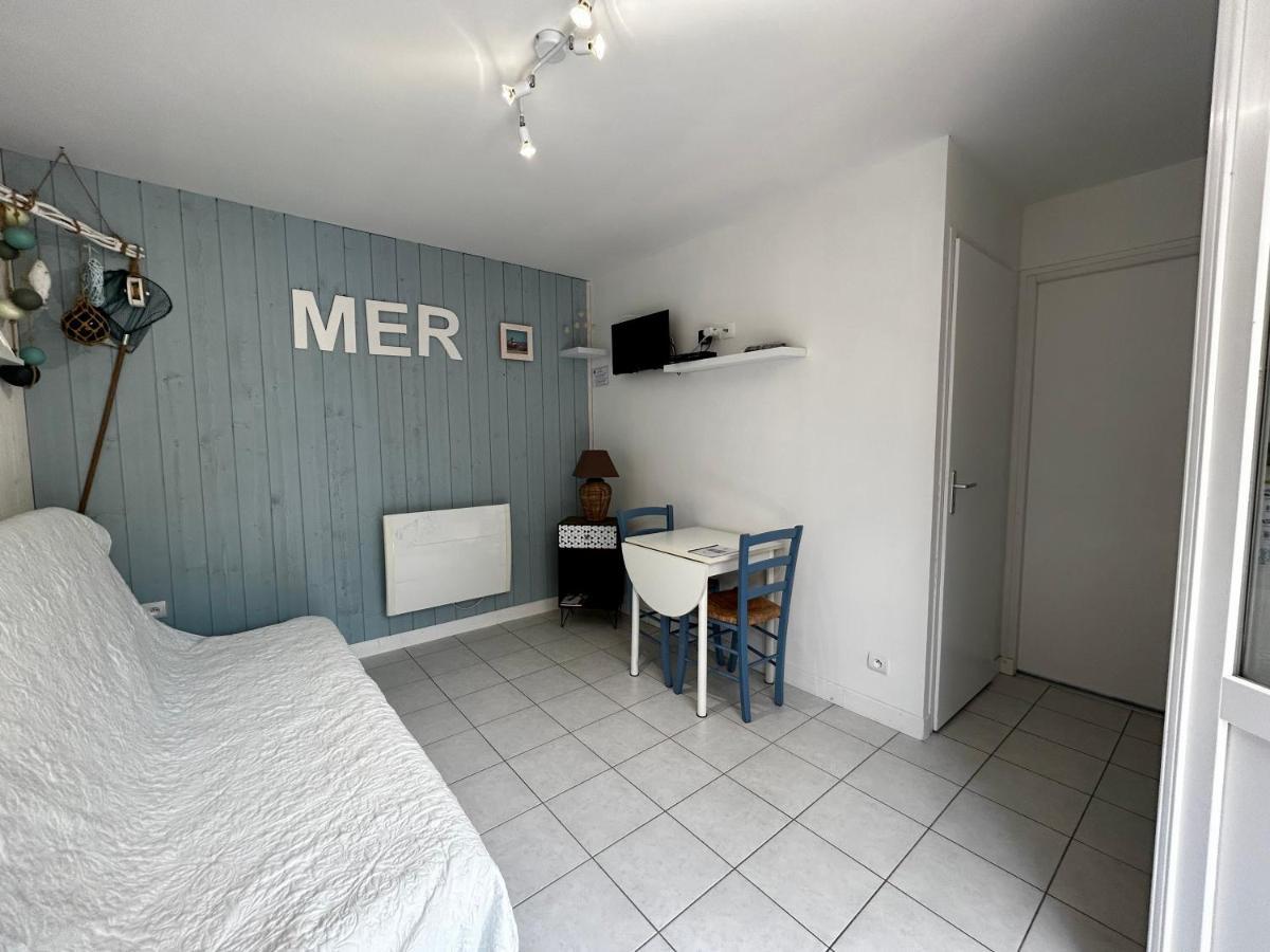 Les Cabanes Du Lac Vandre ภายนอก รูปภาพ