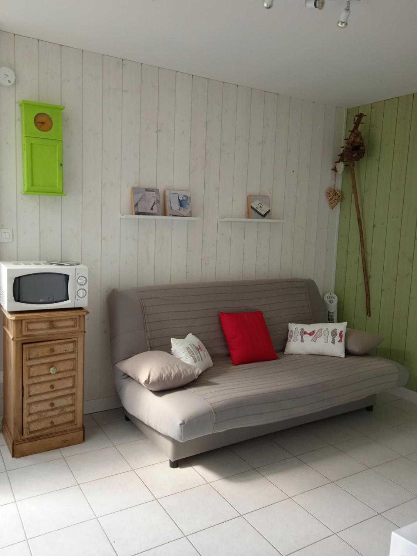Les Cabanes Du Lac Vandre ภายนอก รูปภาพ